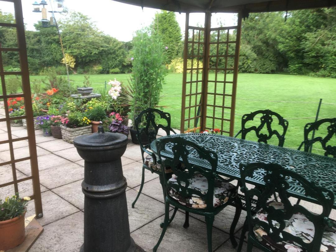 Castle Farmhouse Bed And Breakfast Glenfield Экстерьер фото